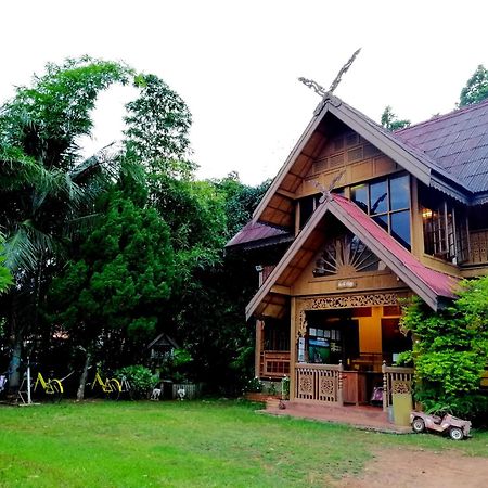 Crossroads House Hotell Mae Hong Son Eksteriør bilde