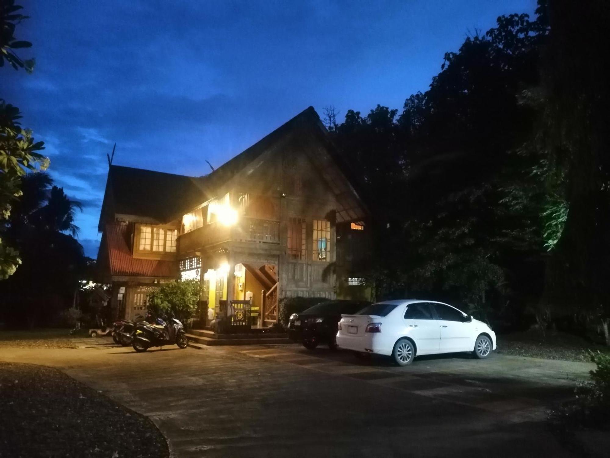 Crossroads House Hotell Mae Hong Son Eksteriør bilde