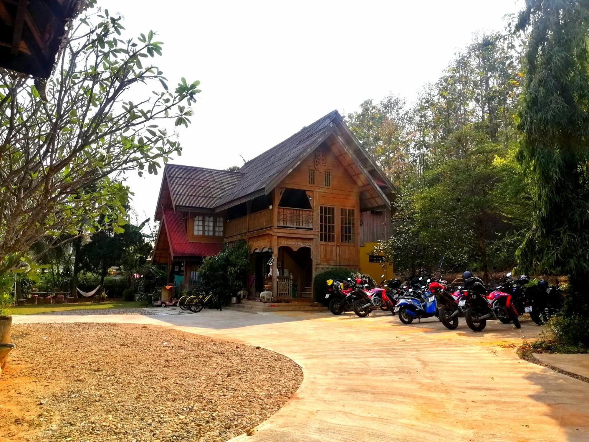 Crossroads House Hotell Mae Hong Son Eksteriør bilde